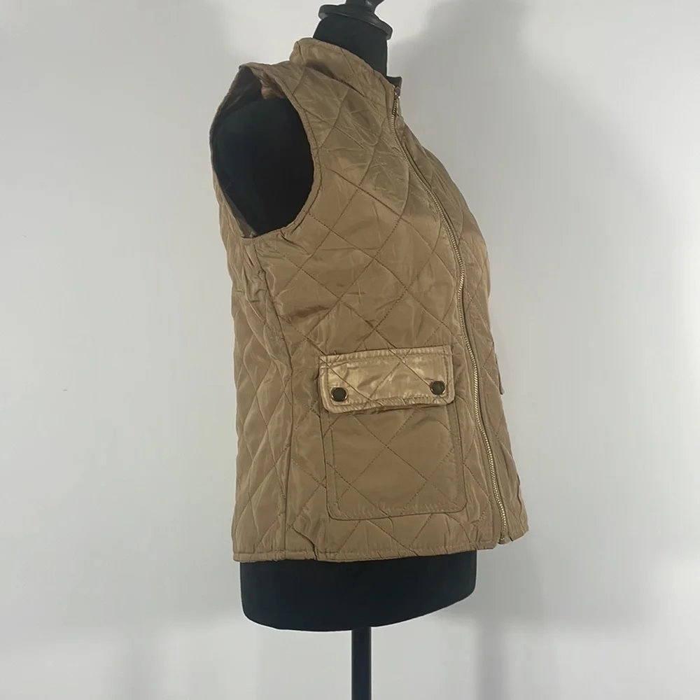 Louise Paris, Medium, Quilted, Tan Vest, Gold accents, winter, fall - Picture 4 of 10